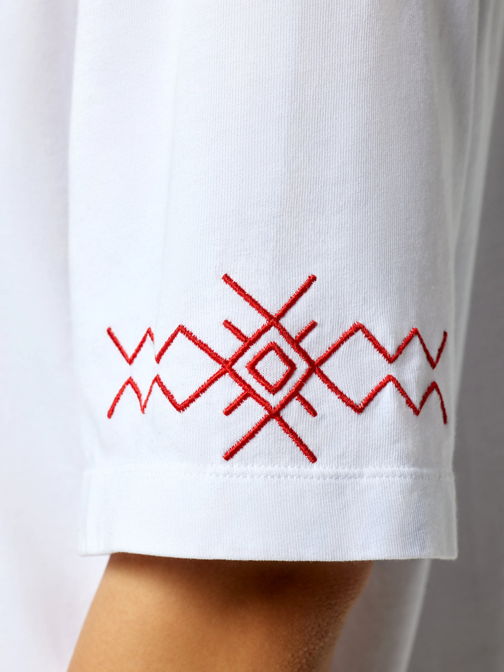 Tricou Alb Cer și Pământ