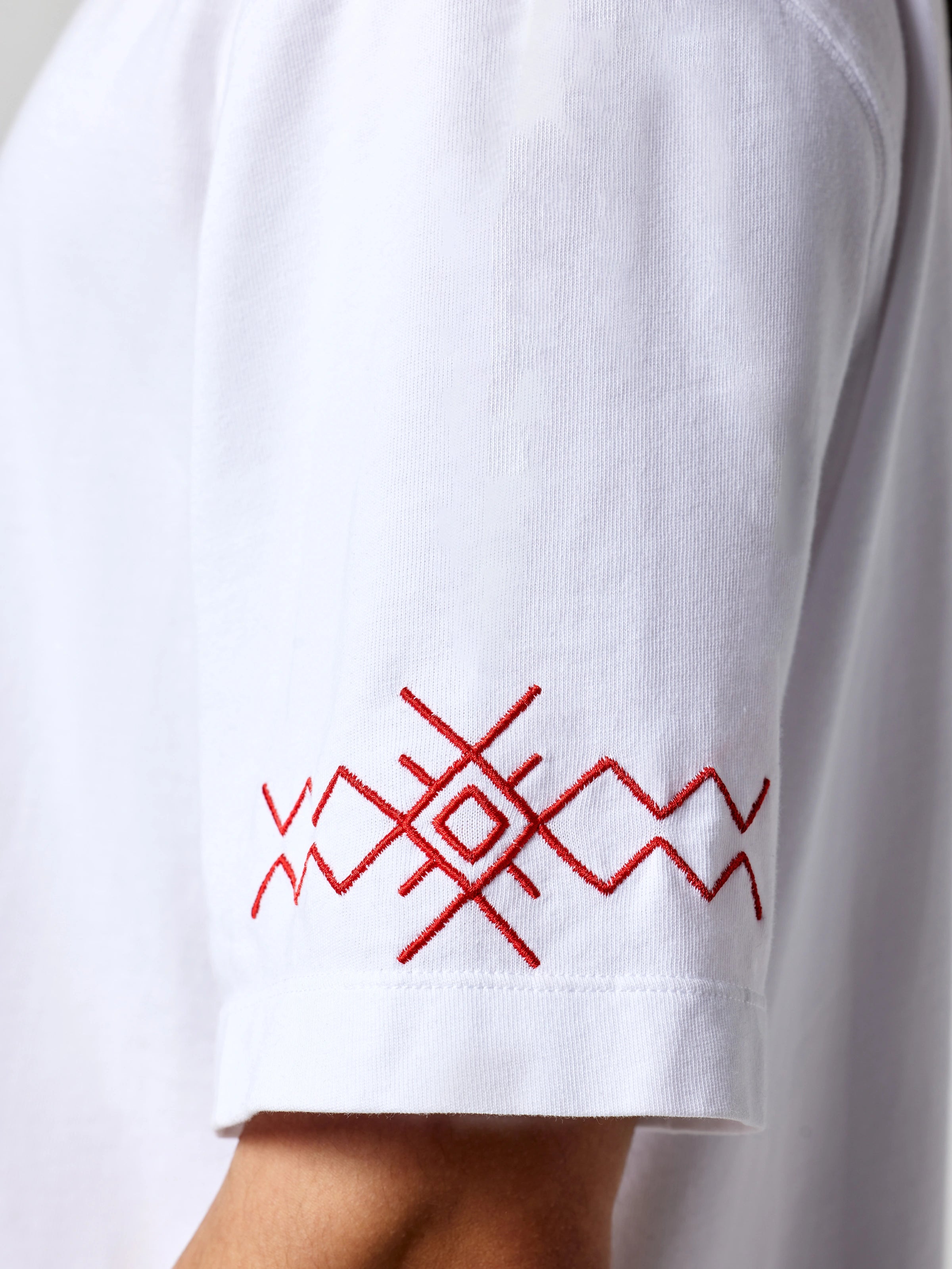 Tricou Alb Cer și Pământ